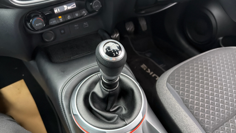 Nissan Juke 1.0 DiG-T N-Connecta 5dr Petrol Hatchback